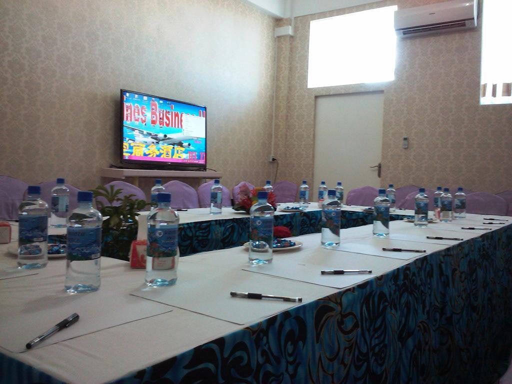 Airlines Business Hotel Порт-Віла Екстер'єр фото